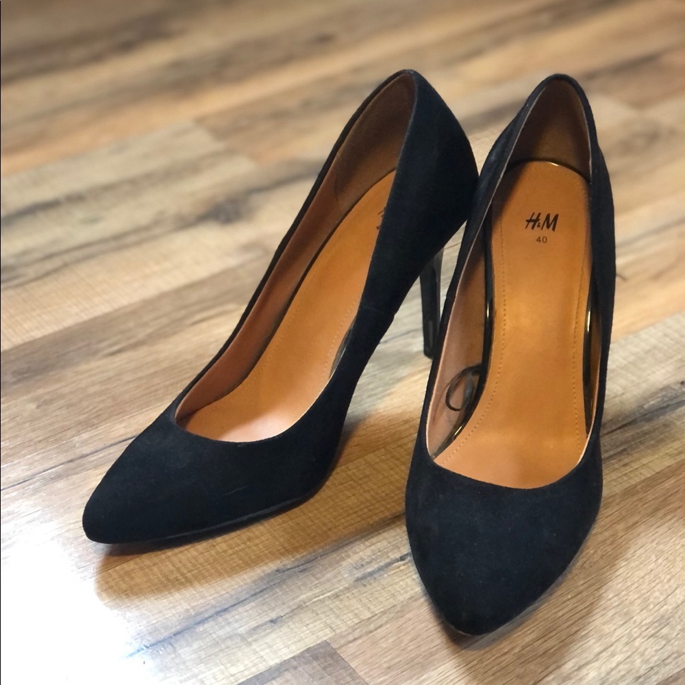 H&M Black Pointed-toe Pumps